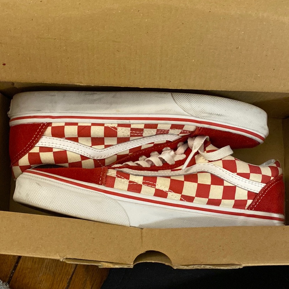 VANS off the wall red checkered slip on sneakers. Size US women:7 men:5.5
